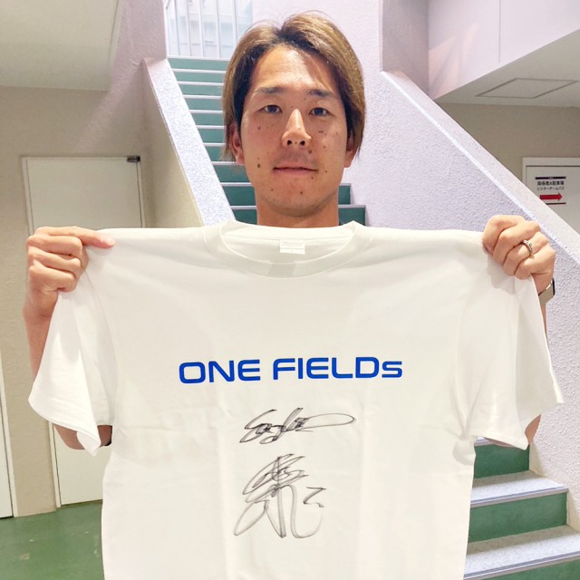 東北楽天ゴールデンイーグルス所属 鈴木大地選手のサイン入りTシャツ